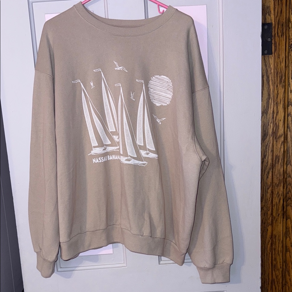 NWT hollister crewneck